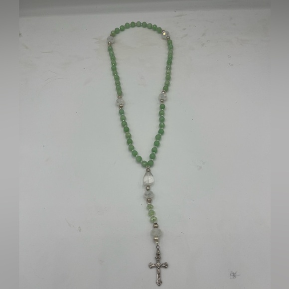 Lime green beaded rosary - Picture 4 of 4
